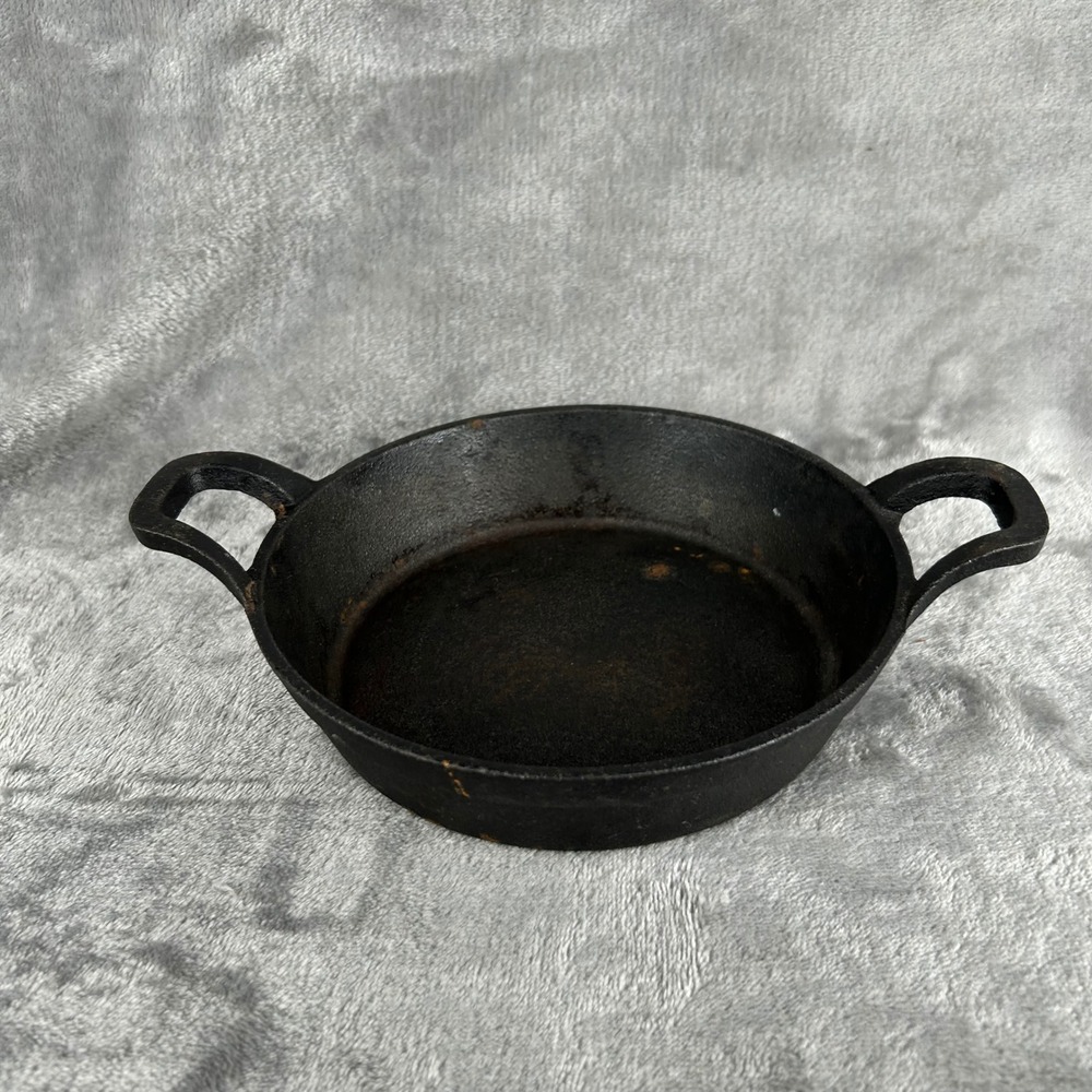Unbranded Cast Iron Round Skillet Pan Dual Handle 6.5 Inch Black Rustic Cookware